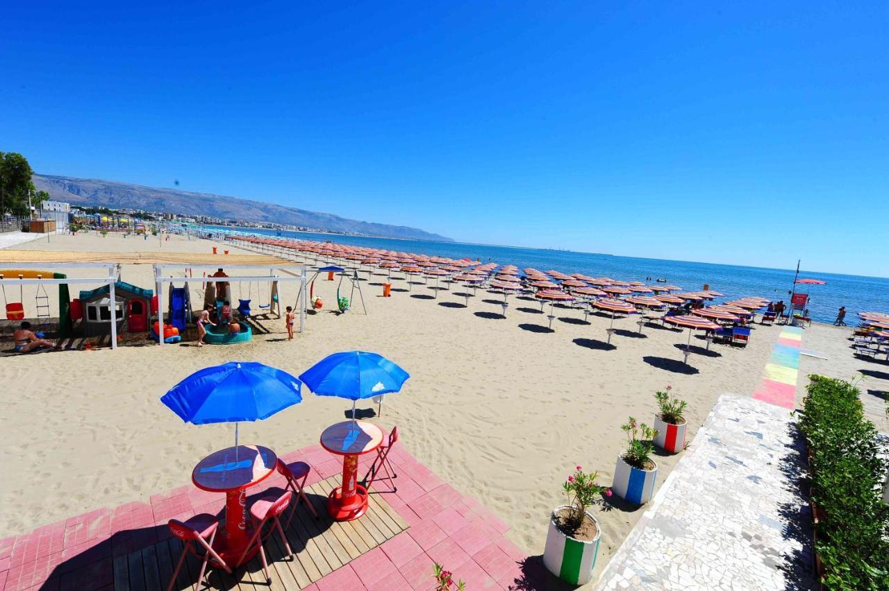 Maiorano Boutique Hotel Manfredonia Bagian luar foto