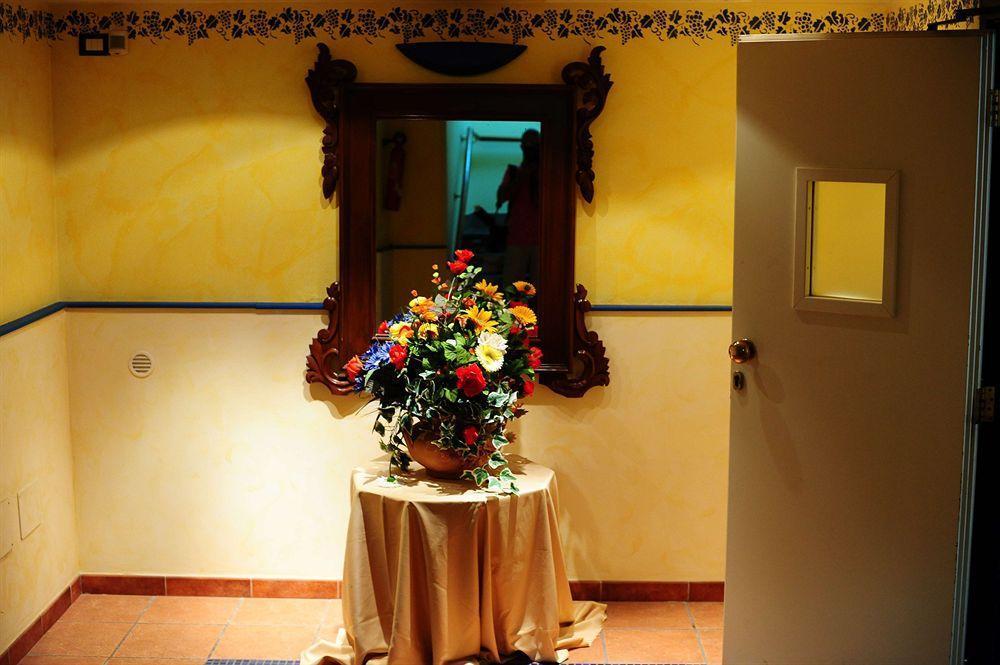 Maiorano Boutique Hotel Manfredonia Bagian luar foto