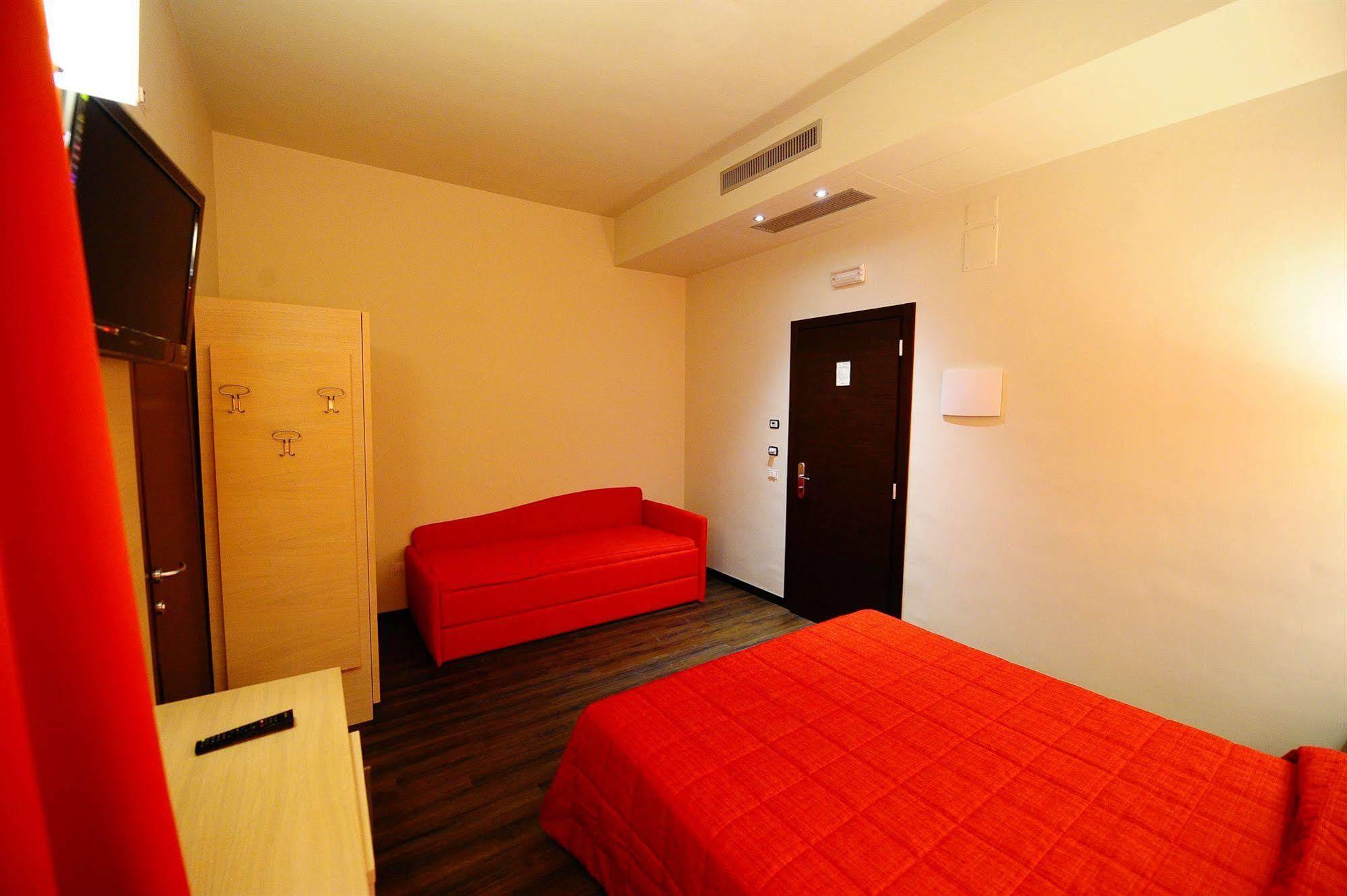 Maiorano Boutique Hotel Manfredonia Bagian luar foto