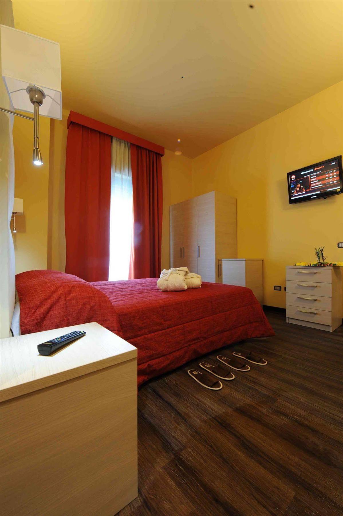 Maiorano Boutique Hotel Manfredonia Bagian luar foto