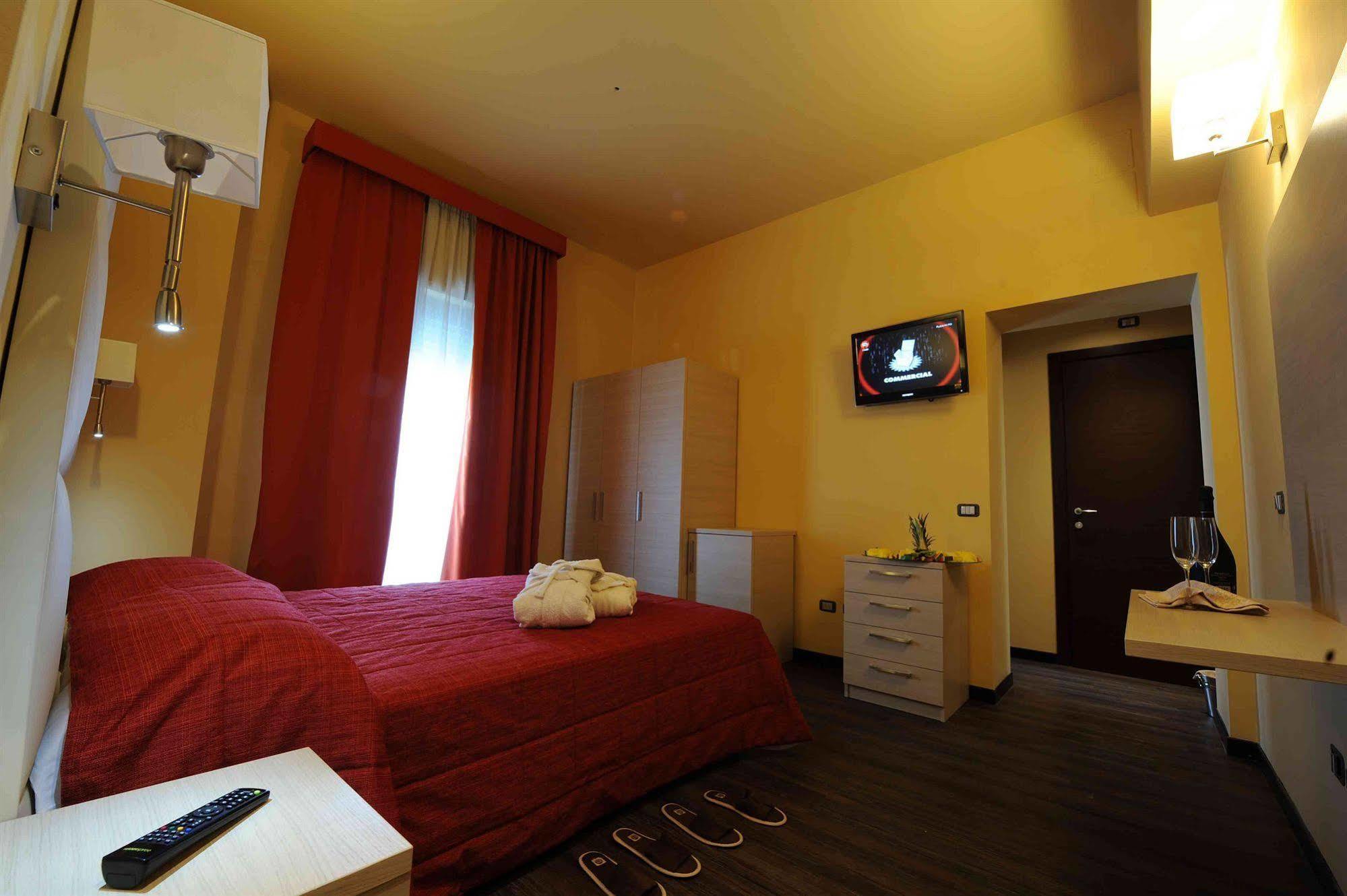 Maiorano Boutique Hotel Manfredonia Bagian luar foto