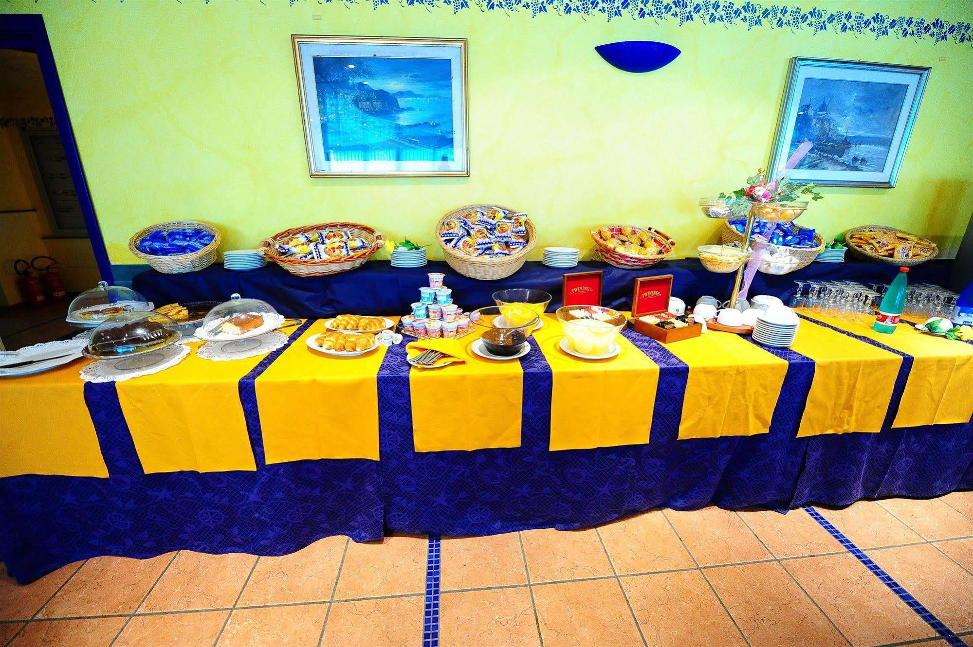 Maiorano Boutique Hotel Manfredonia Bagian luar foto
