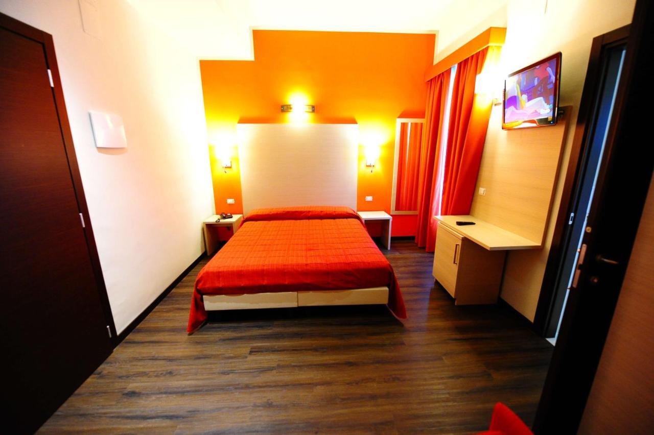 Maiorano Boutique Hotel Manfredonia Ruang foto